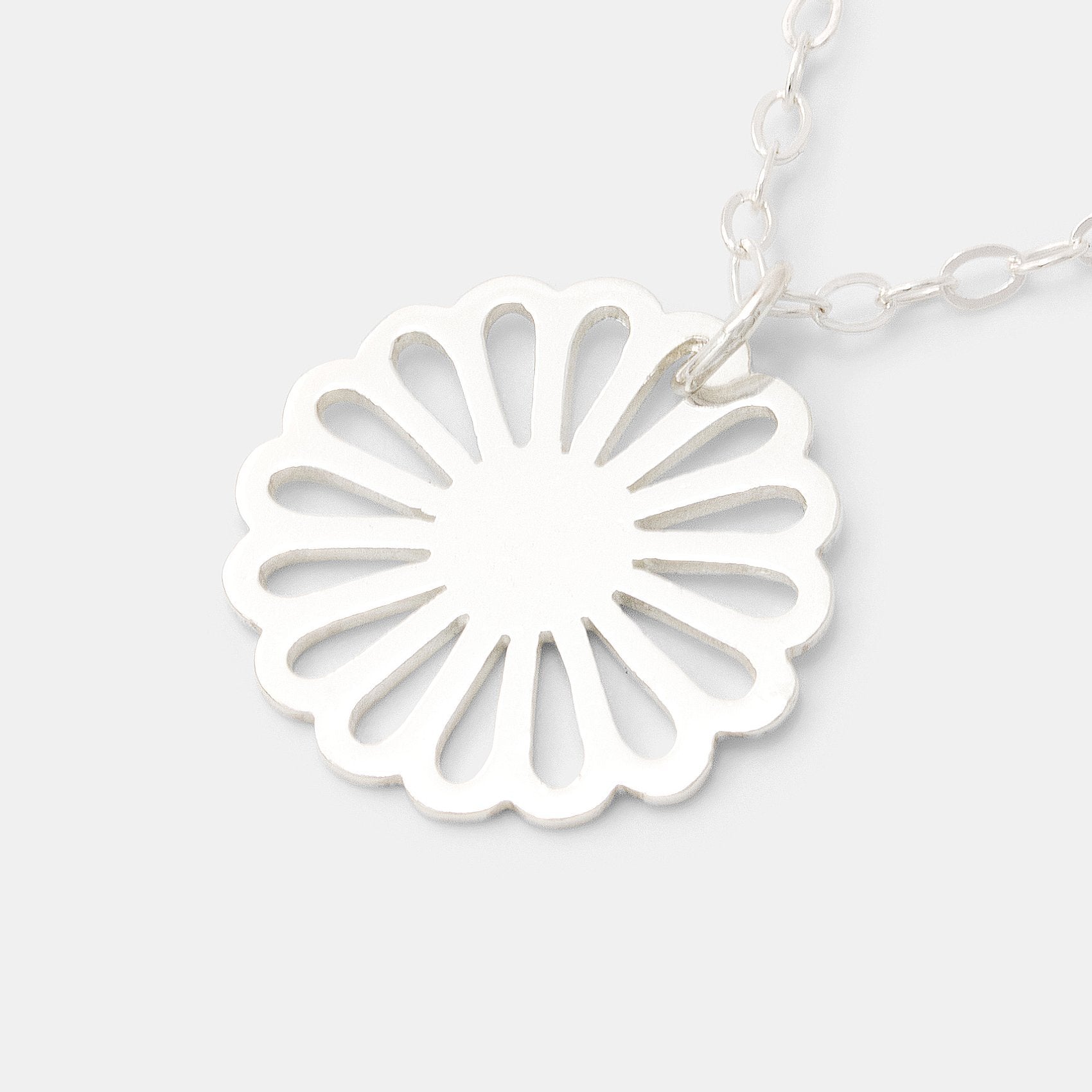 Daisy Flower Silver Pendant Necklace